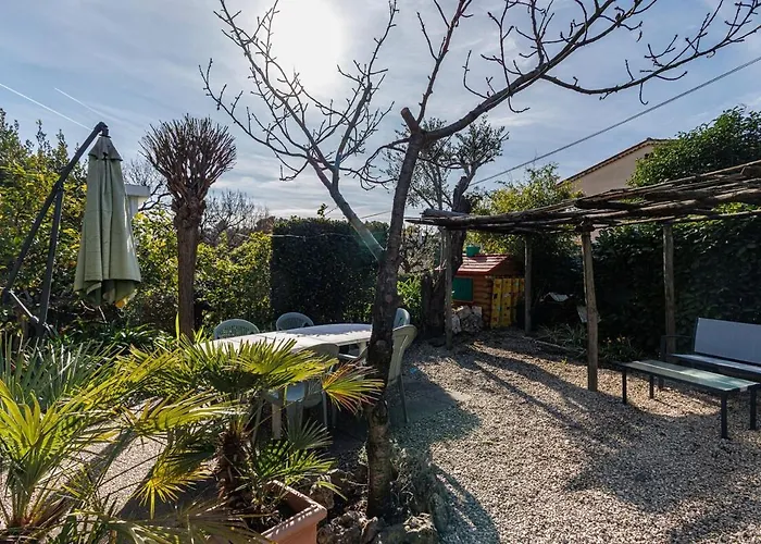La Petite Marjolaine Charming Top Of Villa Vence